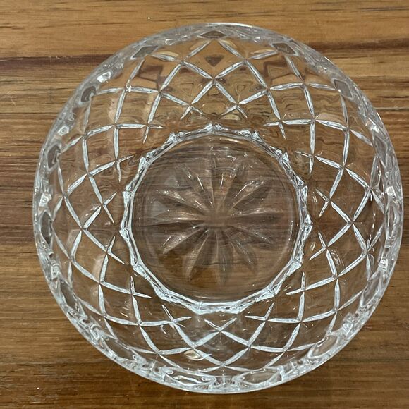 Vintage Diamond Cut Glass Covered Candy Trinket Dish - Picture 5 of 11